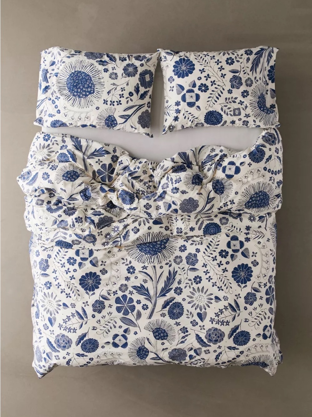 Urban Outfitters Shelby Contrast Woodblock Floral Duvet Set